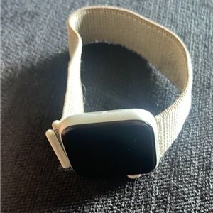 Series 4 Apple Watch In great condition!